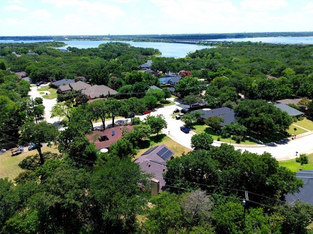 35 Hickory Hills Boulevard, Hickory Creek, TX 75065
