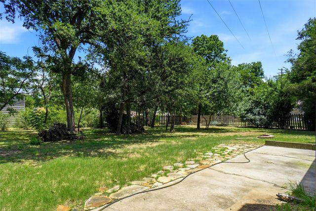 35 Hickory Hills Boulevard, Hickory Creek, TX 75065