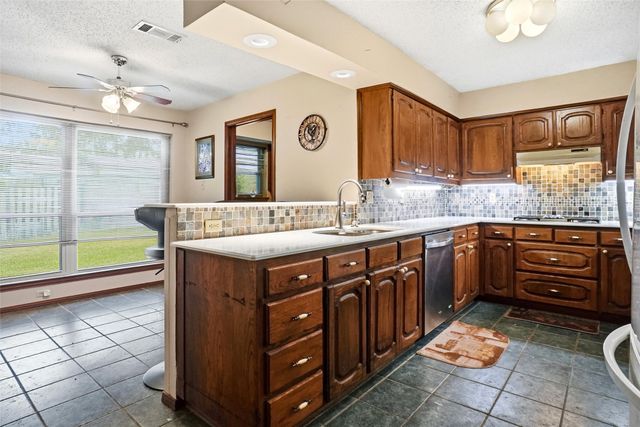 35 Hickory Hills Boulevard, Hickory Creek, TX 75065