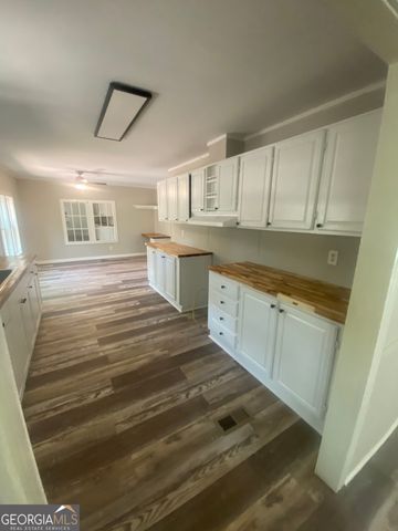 1621 Dukes Waddell Road, Woodbury, GA 30293