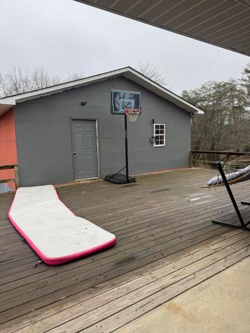 5676 State Highway 1651, Pine Knot, KY 42635