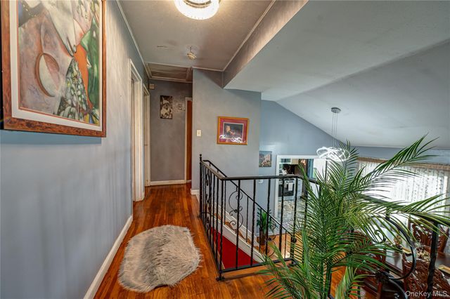 19 South Lane, Huntington, NY 11743