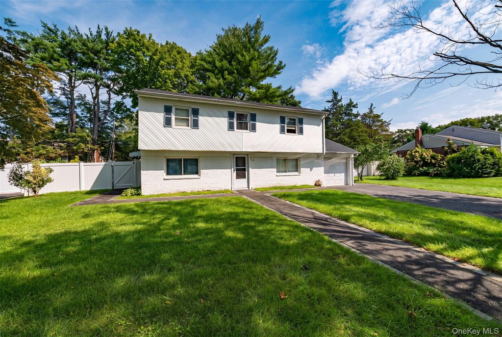 19 South Lane, Huntington, NY 11743 — photo 2