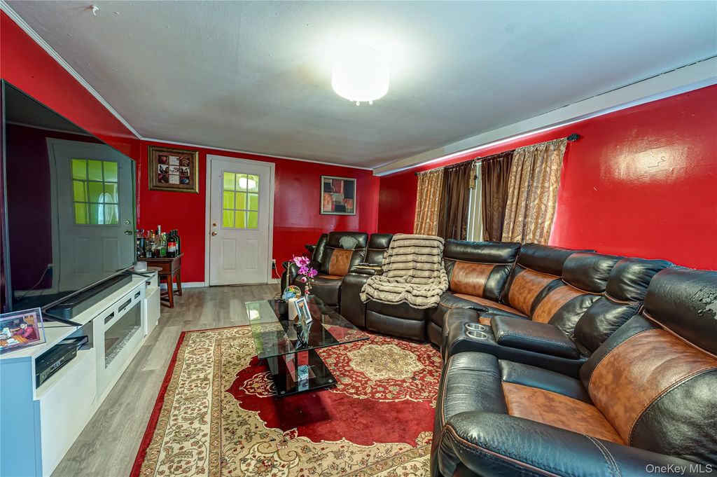 19 South Lane, Huntington, NY 11743 — photo 4