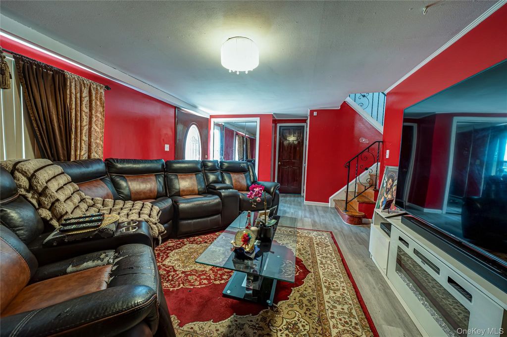 19 South Lane, Huntington, NY 11743 — photo 5