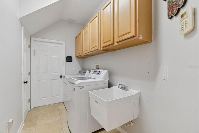 5303 CLOUDS PEAK DRIVE, Lutz, FL 33558