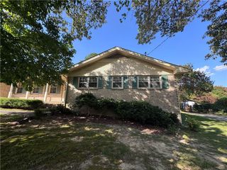2604 HICKORY VALLEY Drive, Snellville, GA 30078