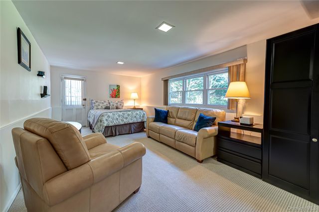 23 Clearbrook Drive, Smithtown, NY 11787