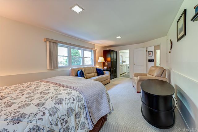 23 Clearbrook Drive, Smithtown, NY 11787