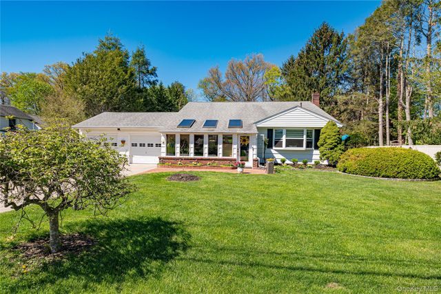 23 Clearbrook Drive, Smithtown, NY 11787