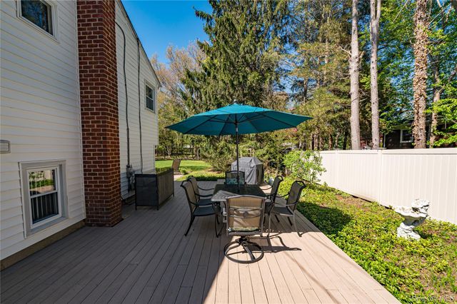 23 Clearbrook Drive, Smithtown, NY 11787