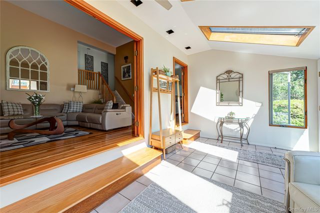 23 Clearbrook Drive, Smithtown, NY 11787