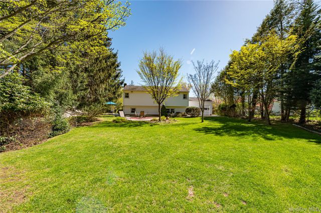 23 Clearbrook Drive, Smithtown, NY 11787