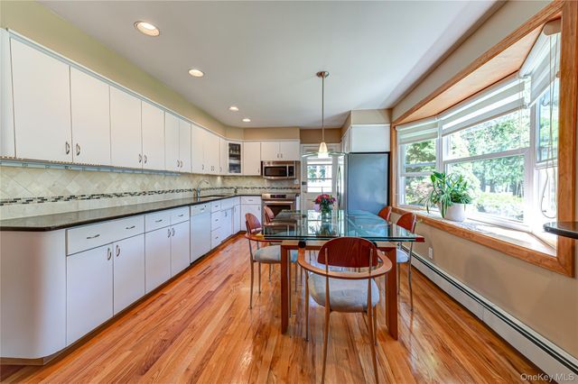 23 Clearbrook Drive, Smithtown, NY 11787