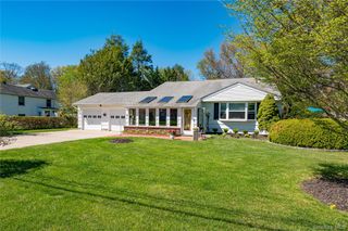 23 Clearbrook Drive, Smithtown, NY 11787