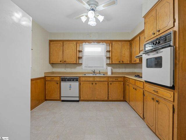 613 Greenhill Road, Spartanburg, SC 29303