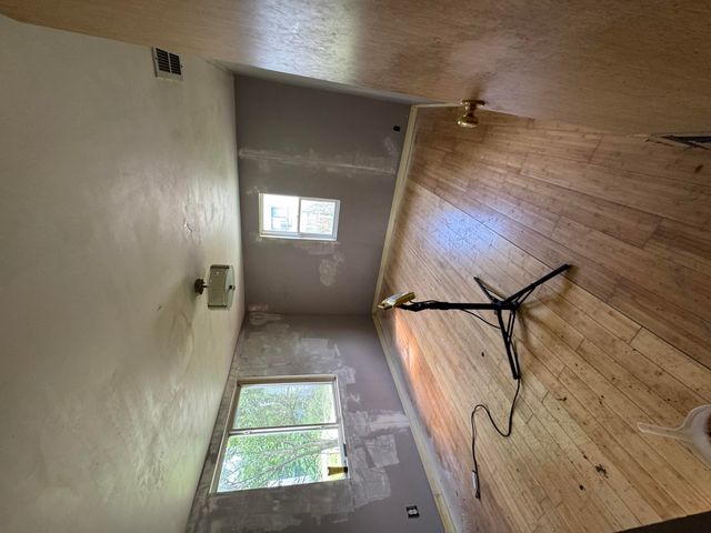 260 N Ohio Street, Hobart, IN 46342