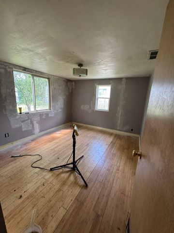 260 N Ohio Street, Hobart, IN 46342