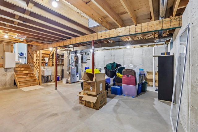 280 Kierstead Lane, Oregon, WI 53575