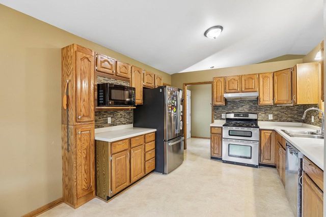 280 Kierstead Lane, Oregon, WI 53575