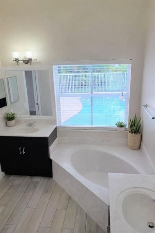 777 Tanglewood Cir, Weston, FL 33327