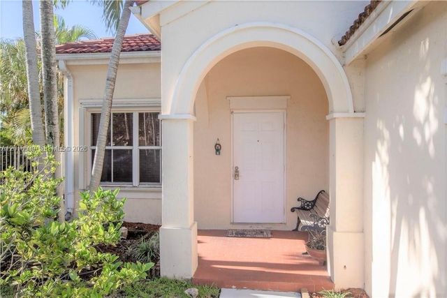 777 Tanglewood Cir, Weston, FL 33327
