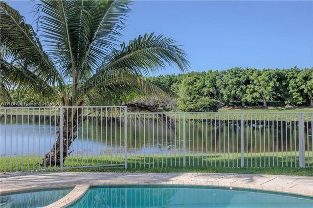 777 Tanglewood Cir, Weston, FL 33327