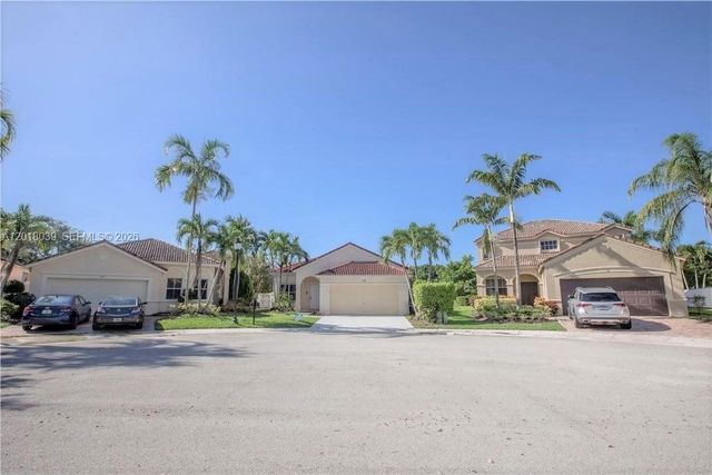 777 Tanglewood Cir, Weston, FL 33327