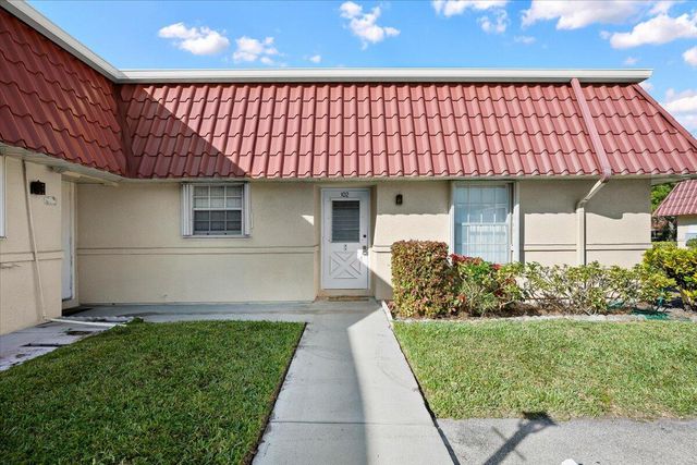 102 Amherst Lane, Greenacres, FL 33467