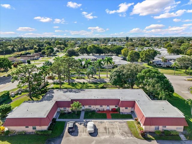 102 Amherst Lane, Greenacres, FL 33467