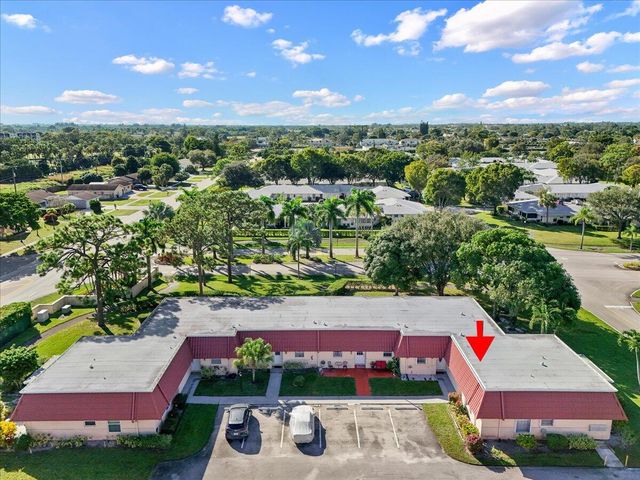 102 Amherst Lane, Greenacres, FL 33467