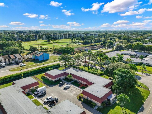 102 Amherst Lane, Greenacres, FL 33467