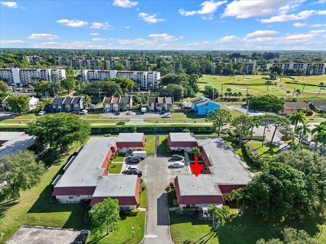 102 Amherst Lane, Greenacres, FL 33467