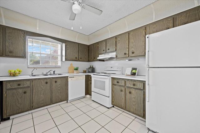 102 Amherst Lane, Greenacres, FL 33467