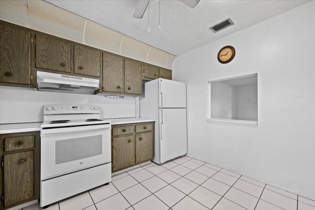 102 Amherst Lane, Greenacres, FL 33467