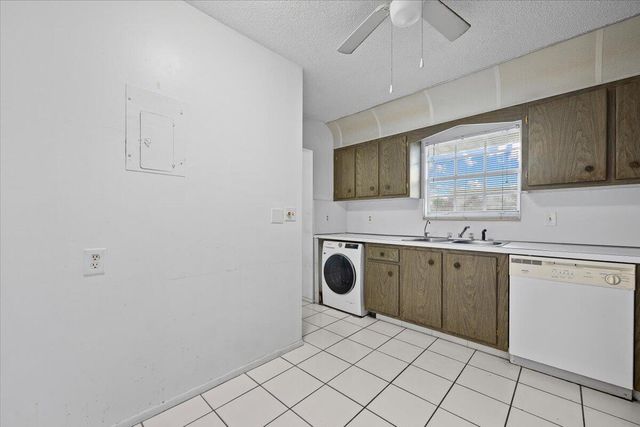 102 Amherst Lane, Greenacres, FL 33467