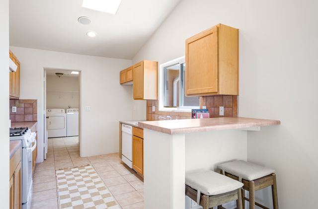 60 Camino De La Questa Del Aire, Placitas, NM 87043