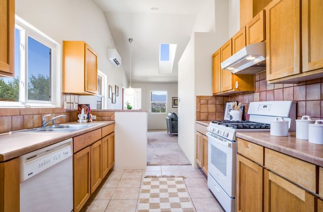 60 Camino De La Questa Del Aire, Placitas, NM 87043