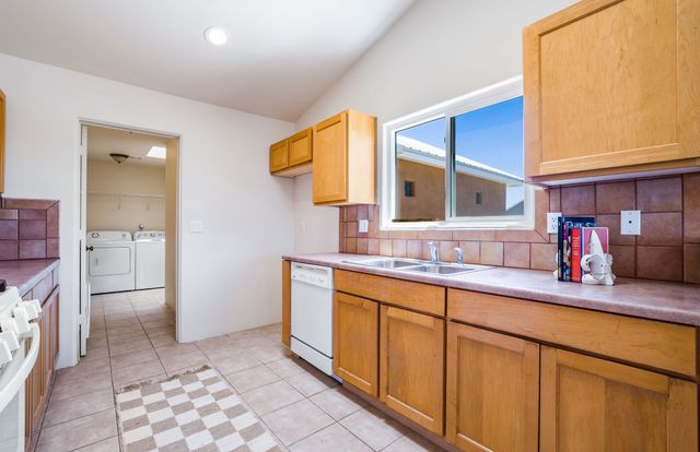 60 Camino De La Questa Del Aire, Placitas, NM 87043