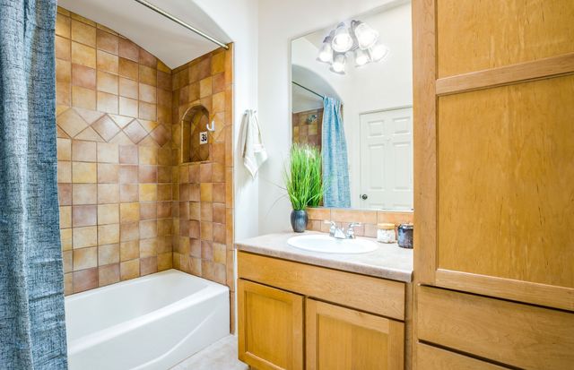 60 Camino De La Questa Del Aire, Placitas, NM 87043