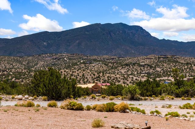 60 Camino De La Questa Del Aire, Placitas, NM 87043