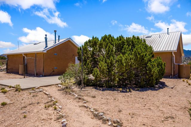 60 Camino De La Questa Del Aire, Placitas, NM 87043