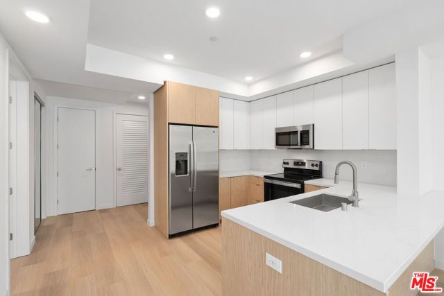 4406 Fulton Street 105, Sherman Oaks, CA 91423