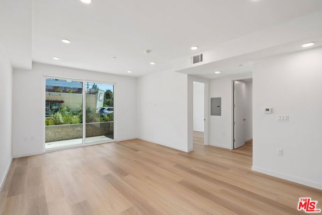 4406 Fulton Street 105, Sherman Oaks, CA 91423