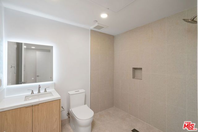 4406 Fulton Street 105, Sherman Oaks, CA 91423