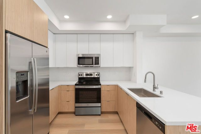 4406 Fulton Street 105, Sherman Oaks, CA 91423