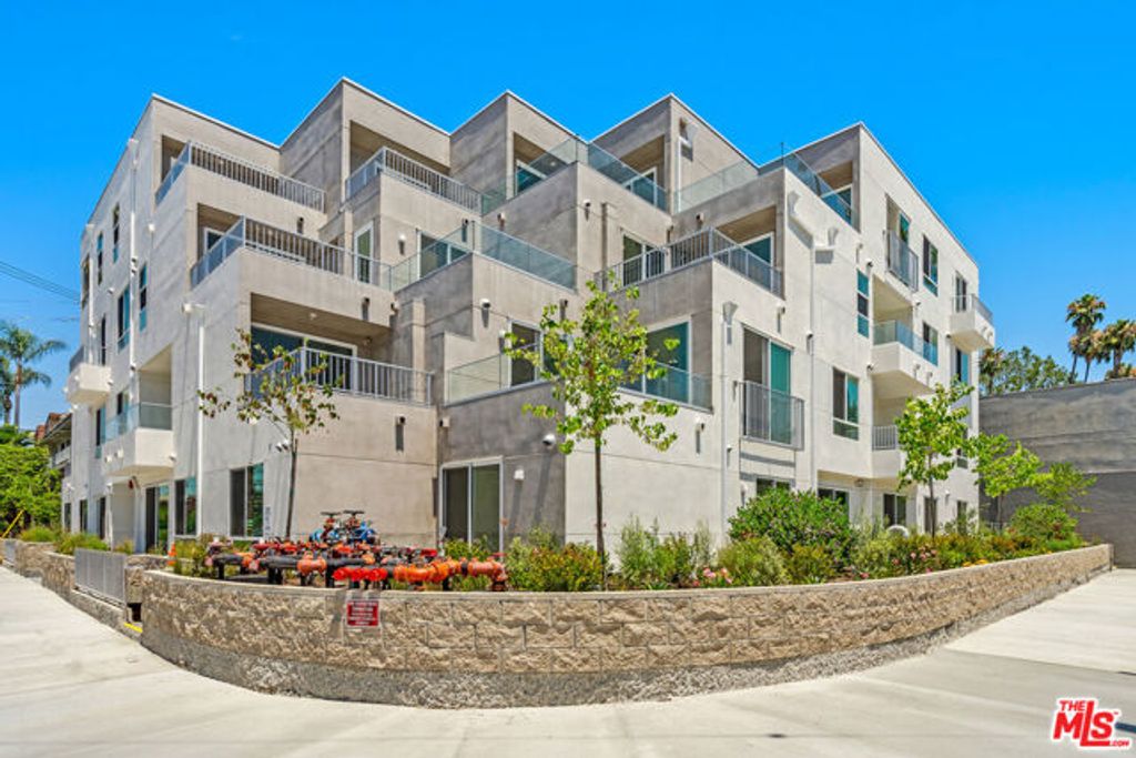 4406 Fulton Street 105, Sherman Oaks, CA 91423