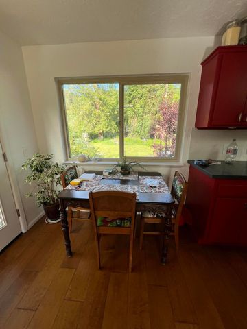 7518 Elk River Court, Elk River, CA 95503