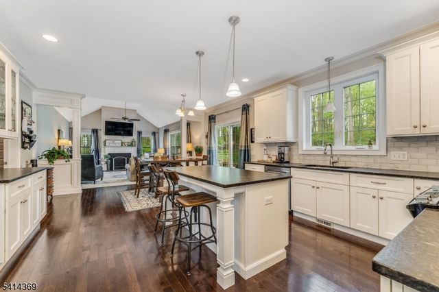 40 Quakertown Rd, Franklin Twp., NJ 08867