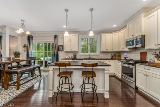 40 Quakertown Rd, Franklin Twp., NJ 08867